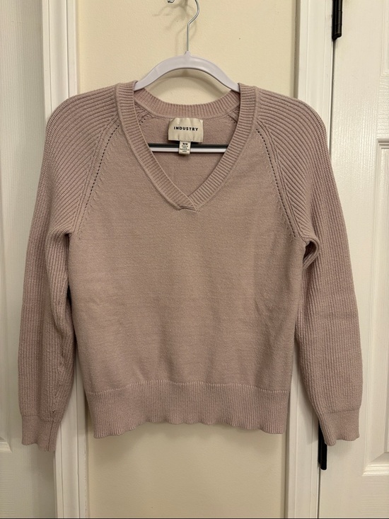 INDUSTRY Sweaters - V-Neck Ribbed Sleeve Sweater in Taupe
